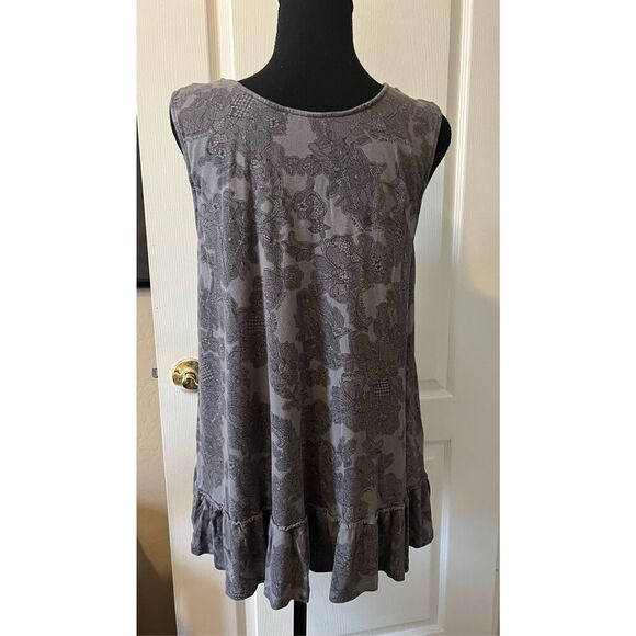 Simply Vera, Vera Wang dark gray and black night top with a ruffled bottom - Picture 2 of 5